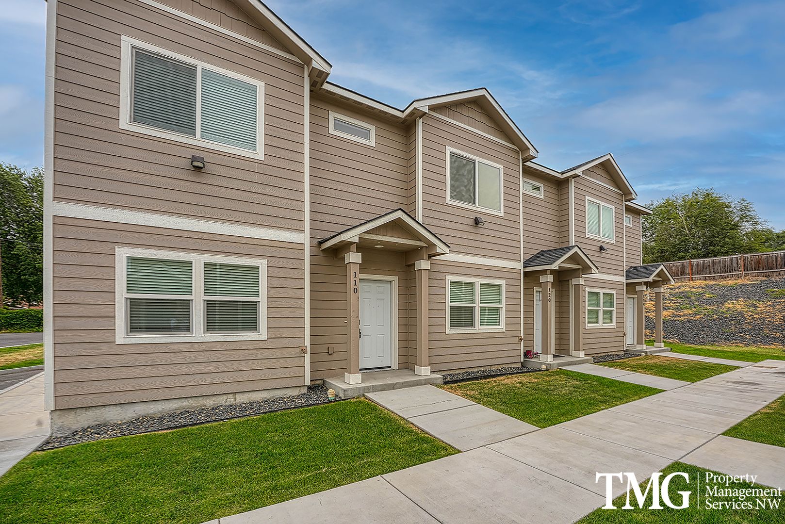 Kennewick Townhome: 3113 W 7th Ave