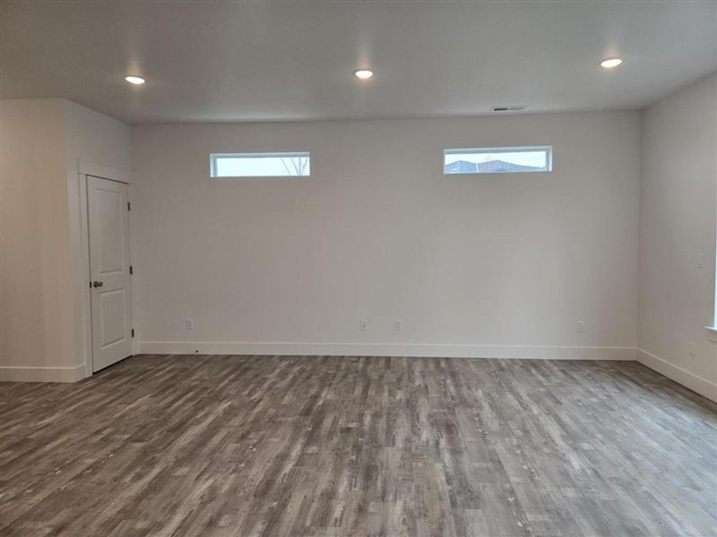1 month FREE! BRAND NEW Townhome in the Desirable Southridge Area! 4 of 12
