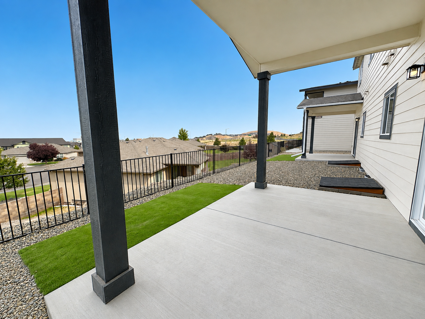 1 month FREE! BRAND NEW Townhome in the Desirable Southridge Area! 3 of 8