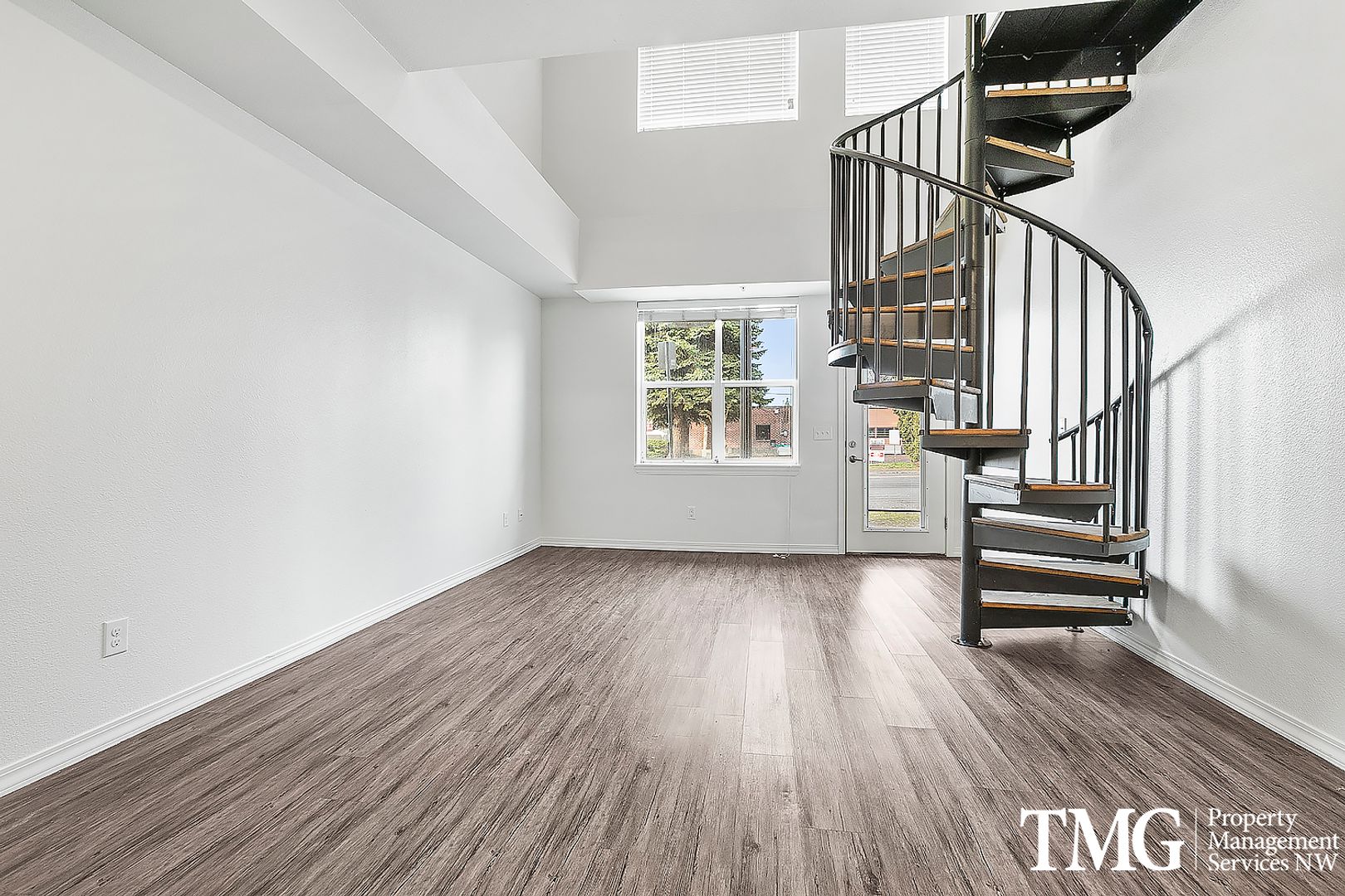 Broadway Apartments 14 of 20
