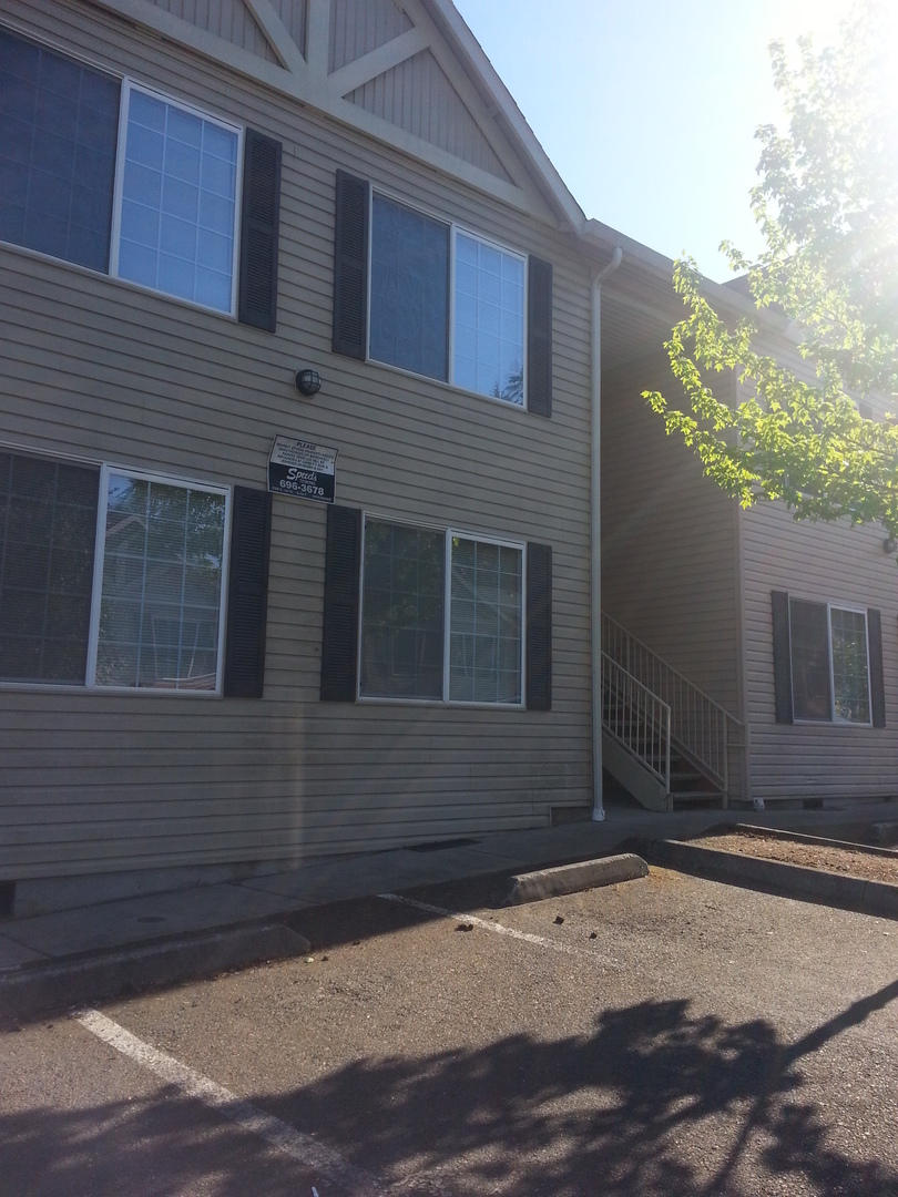 Vancouver Apartment: 5313 NE 68th Ave