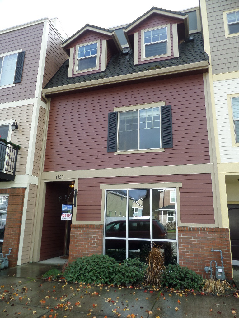 Battle Ground Townhome: 1103 SE Rasmussen Boulevard