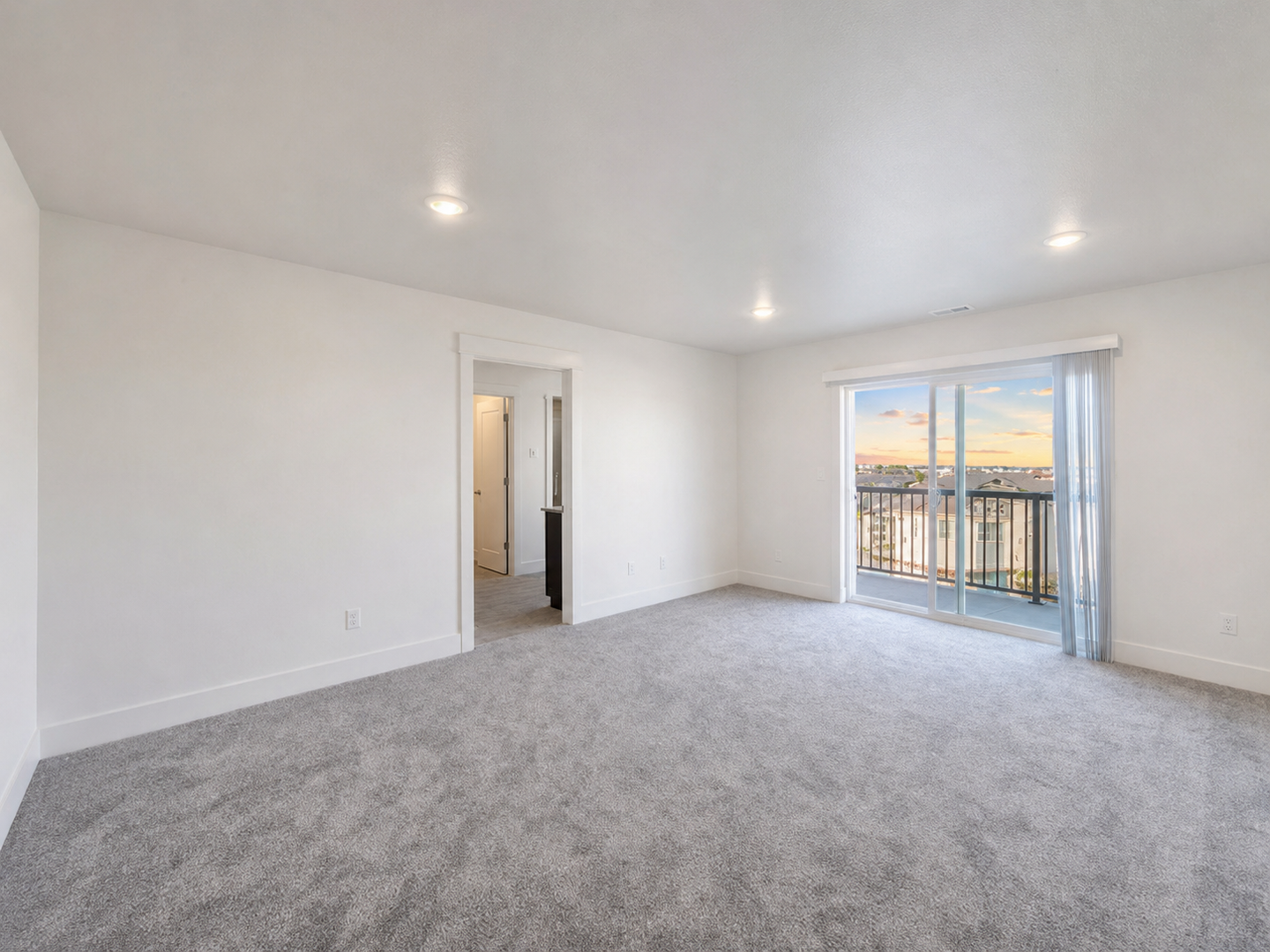 Brand-New Luxury |Townhomes Desirable Southridge Area! 15 of 23