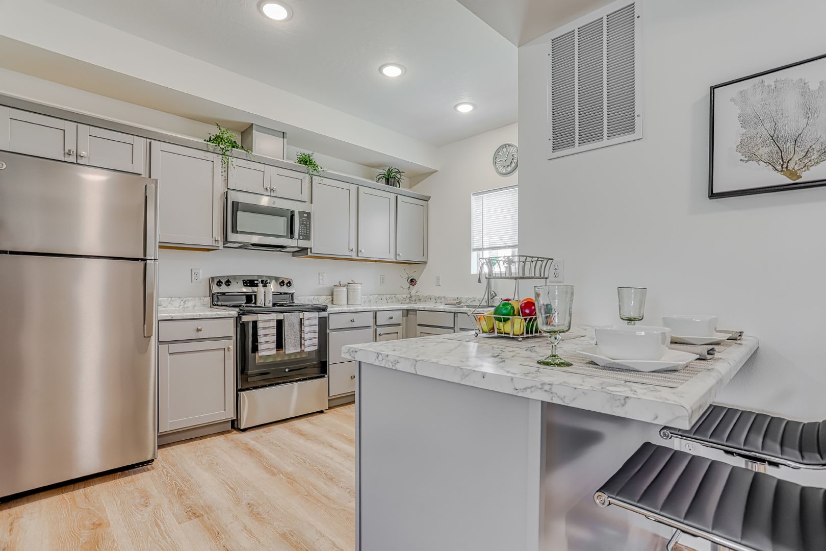 Kennewick Apartment: 2652 W 15th Ave