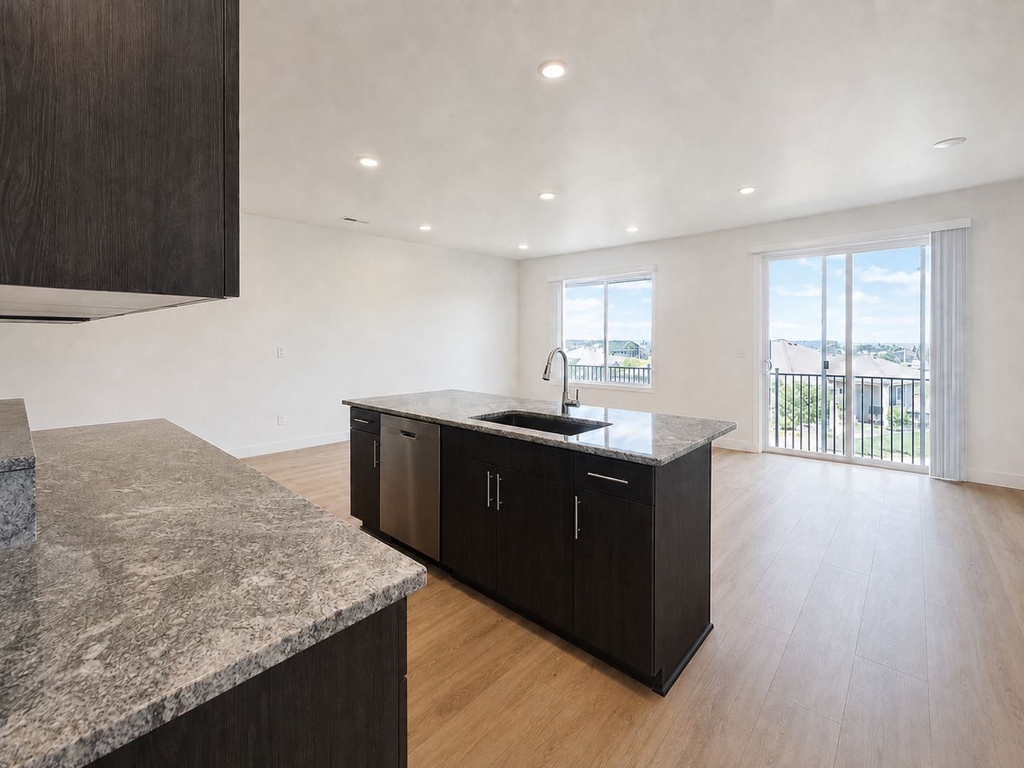 Brand-New Luxury |Townhomes Desirable Southridge Area! 7 of 12