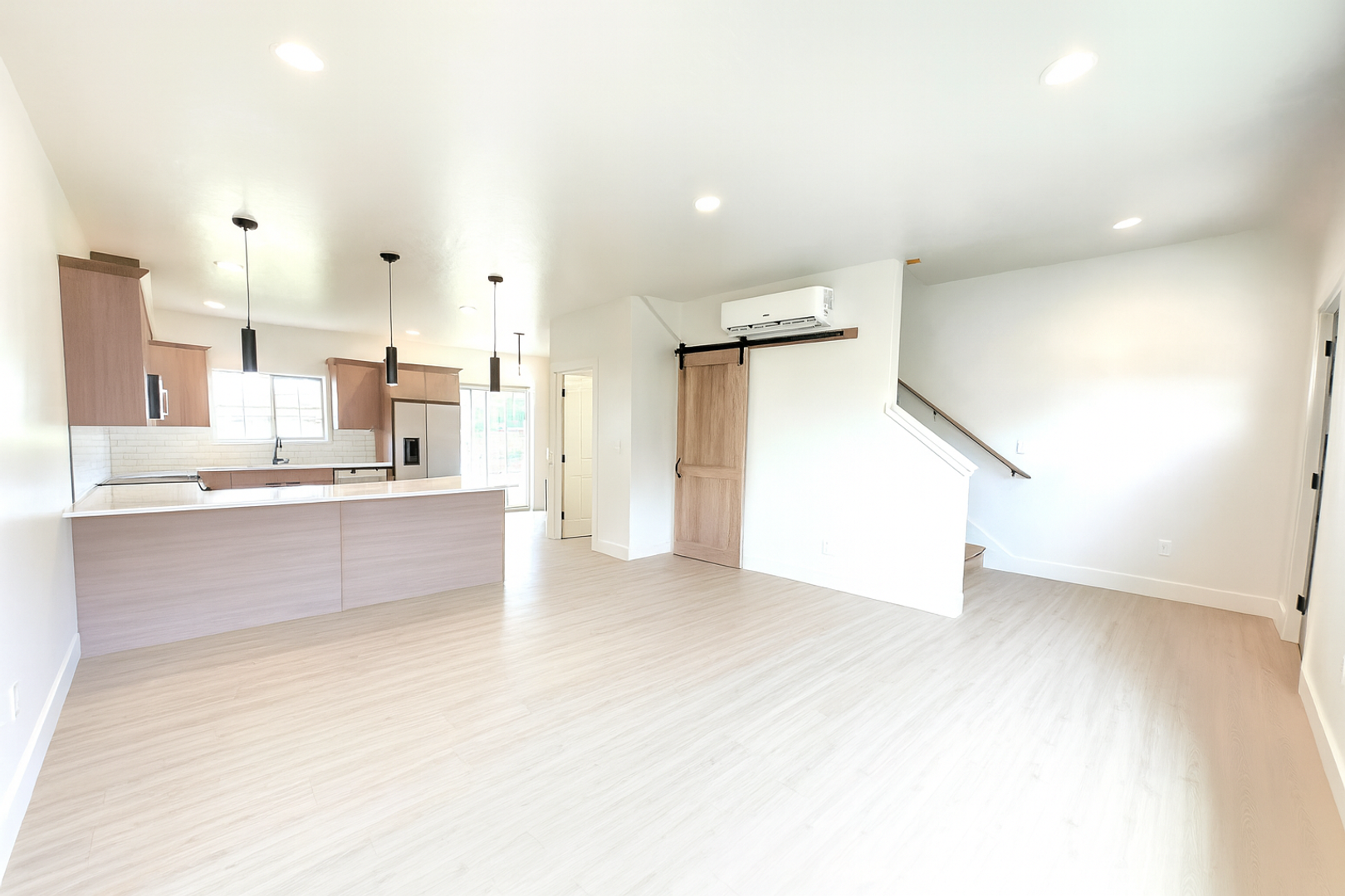 Kennewick Townhome: 3215 W 7th Ave