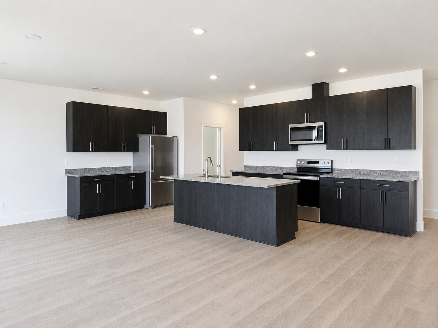 Brand-New Luxury |Townhomes Desirable Southridge Area! 2 of 12