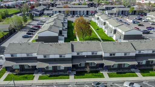 Spacious and Newly-Updated 2 Bedroom 1.5 Bath Townhome in Kennewick with Great Amenities! – photo 1