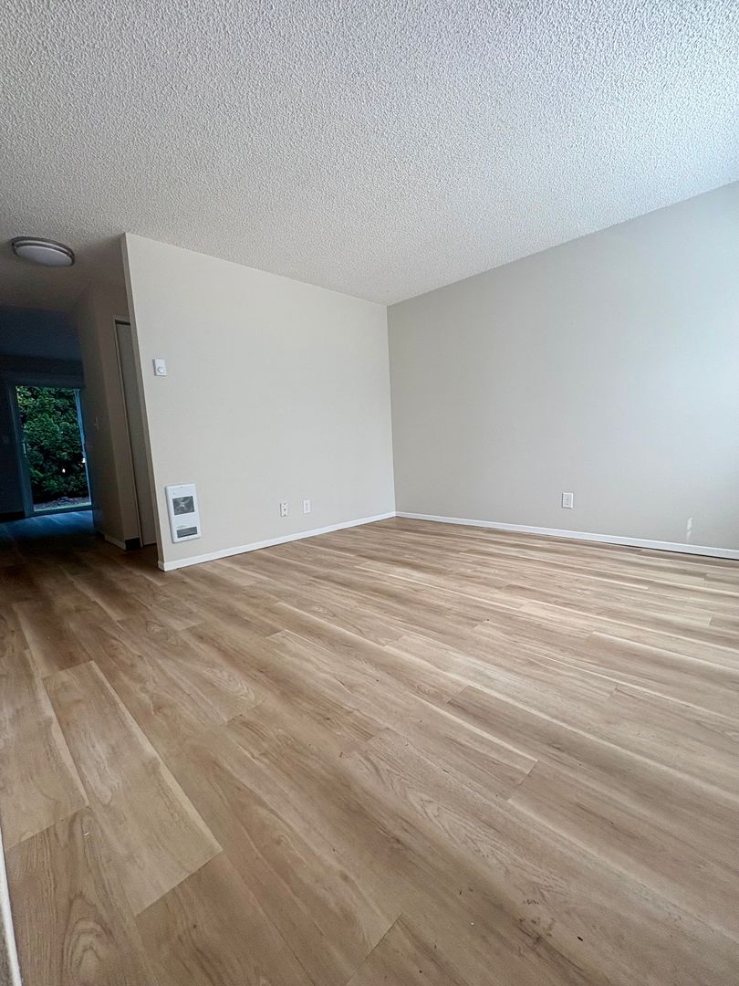 Vancouver Apartment: 1801 NE 99th St