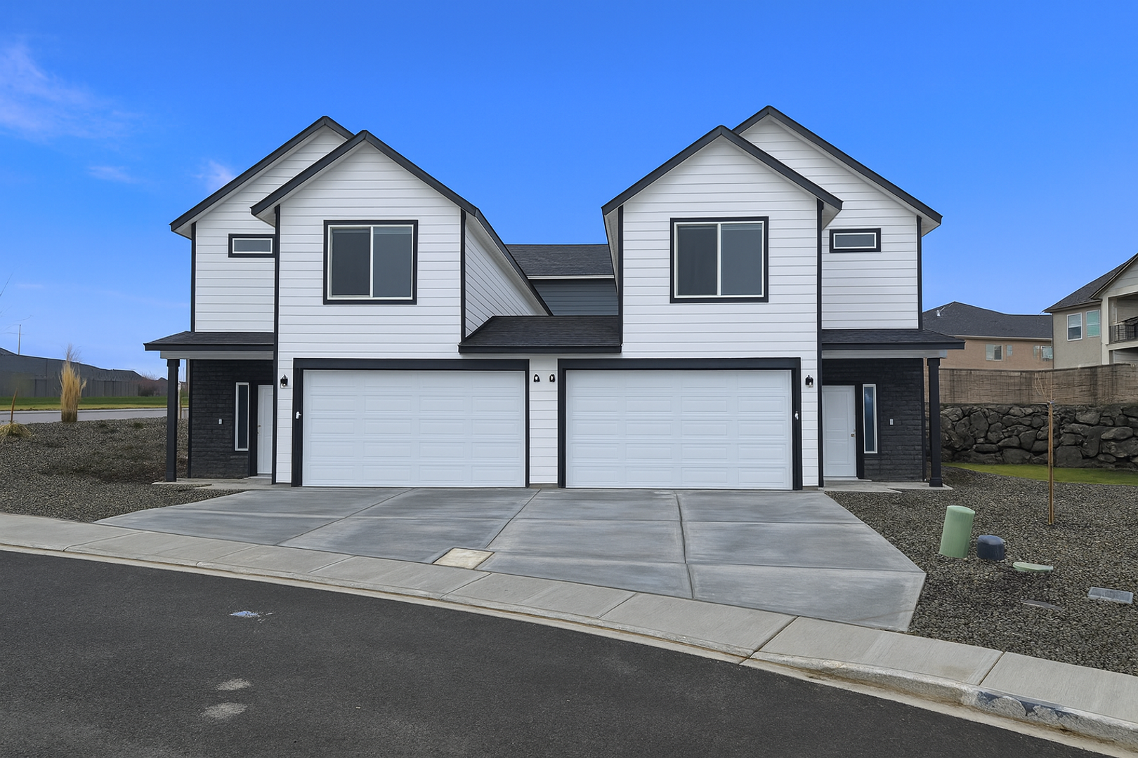 1 month FREE! BRAND NEW Townhome in the Desirable Southridge Area! 2 of 8