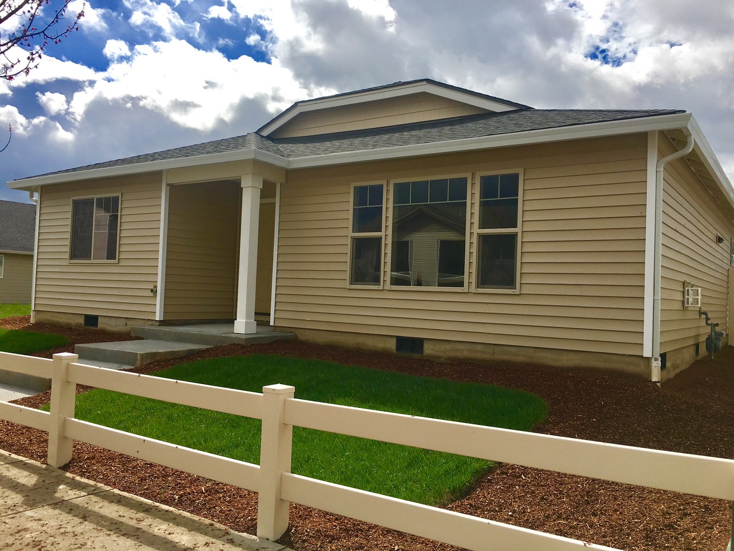 Battle Ground House: 606 NW 20th Avenue