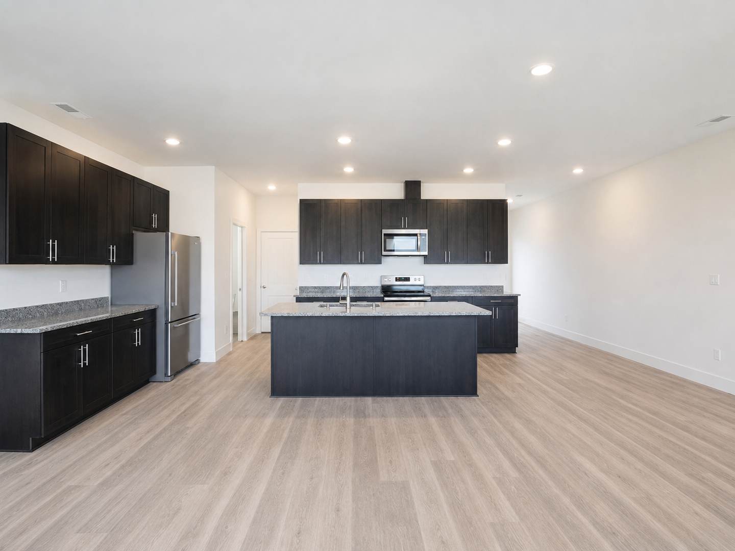 1 month FREE! BRAND NEW Townhome in the Desirable Southridge Area! 6 of 12