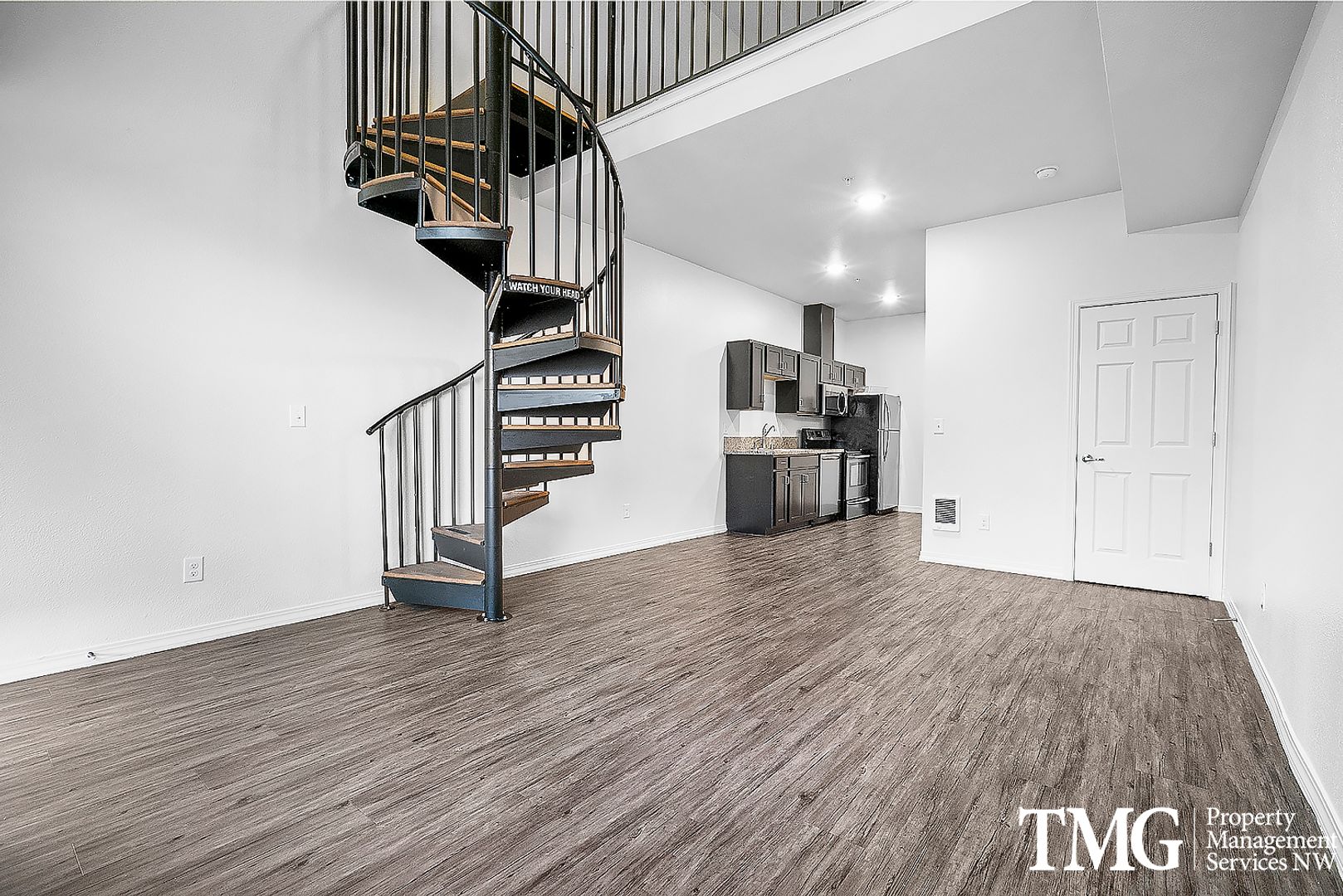 Broadway Apartments 12 of 20