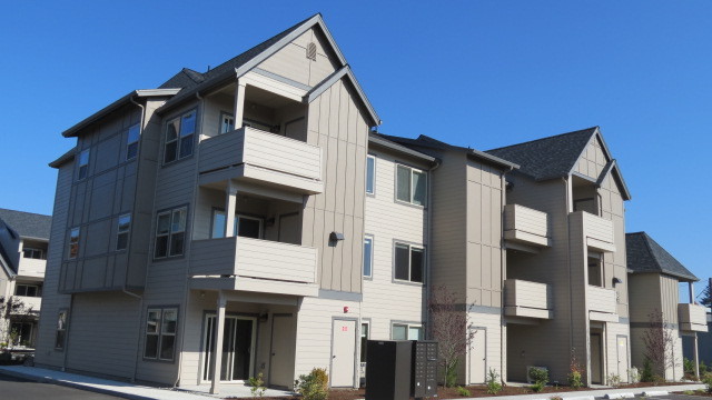 Vancouver Apartment: 608 NE 86th St