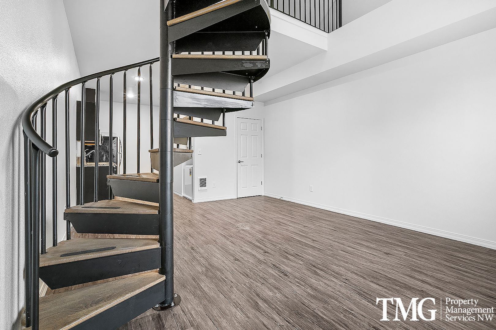 Broadway Apartments 16 of 20