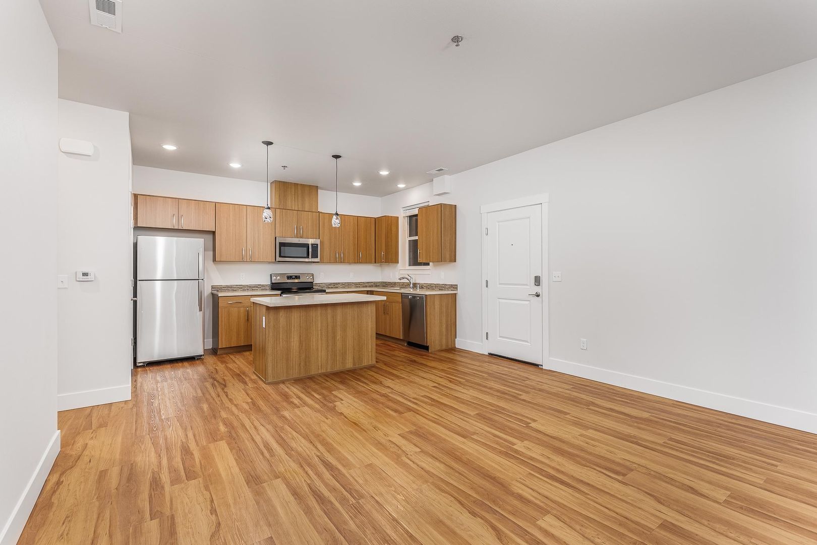 Kennewick Apartment: 7968 W 10th Ave