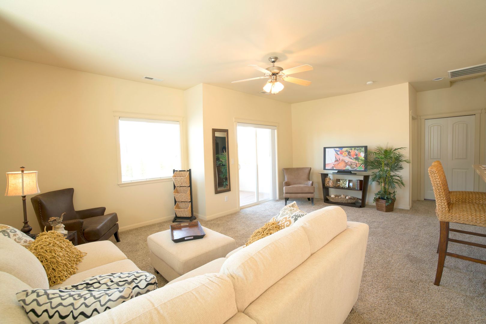 Kennewick Apartment: 8180 W 4th Ave