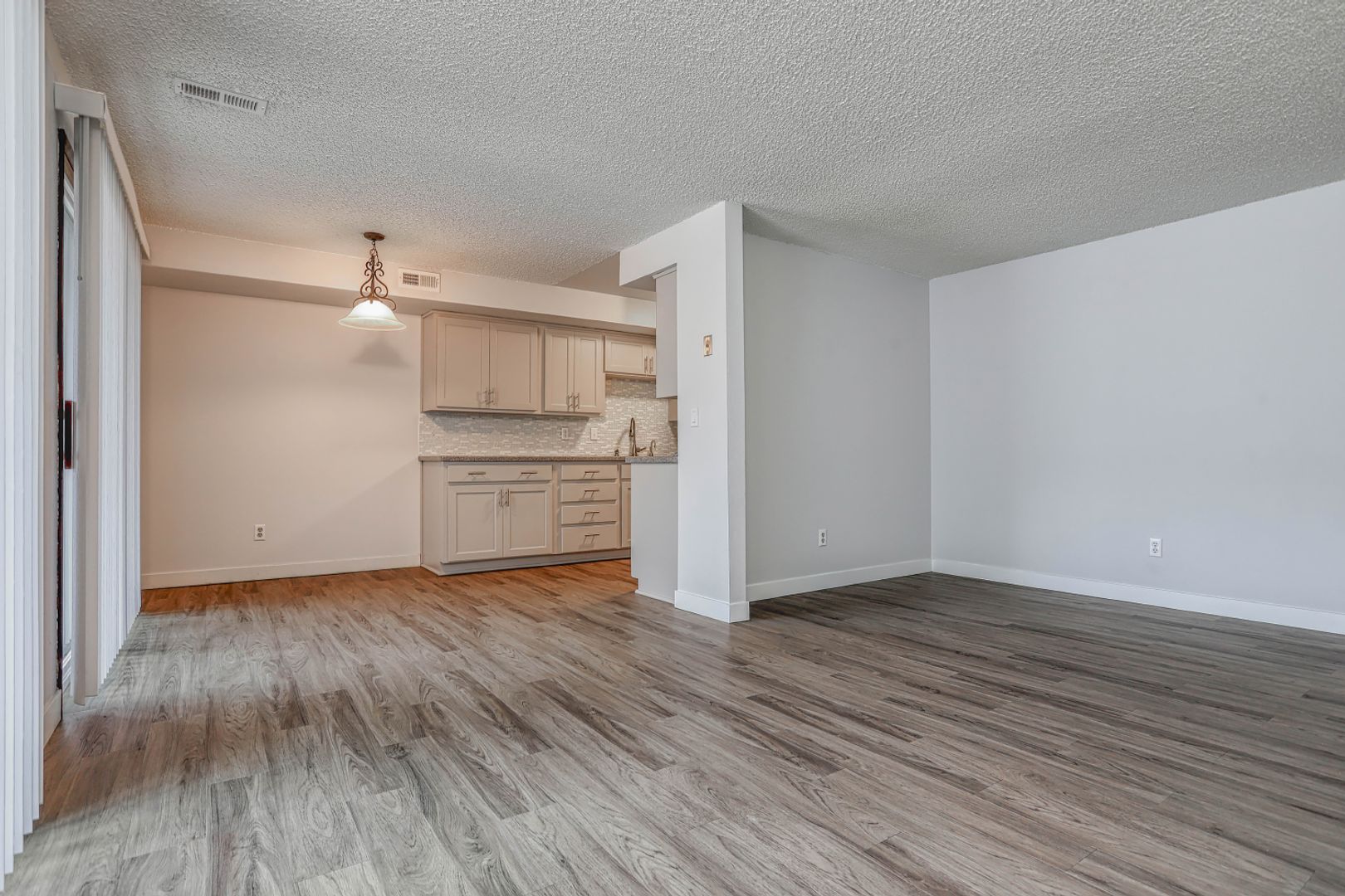 Vancouver Condo: 310 NE 85th Street #B