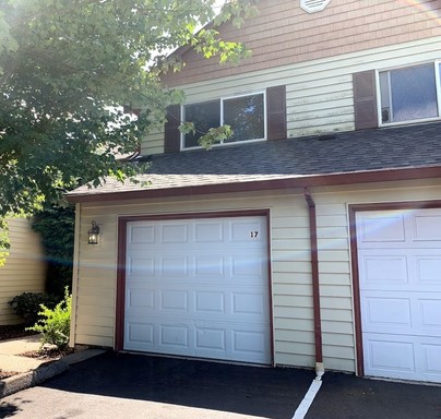 Pre leasing Large Townhome W/Garage – photo 1