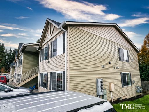 2x2 Lower floor with W/D, private patio & storage – photo 1