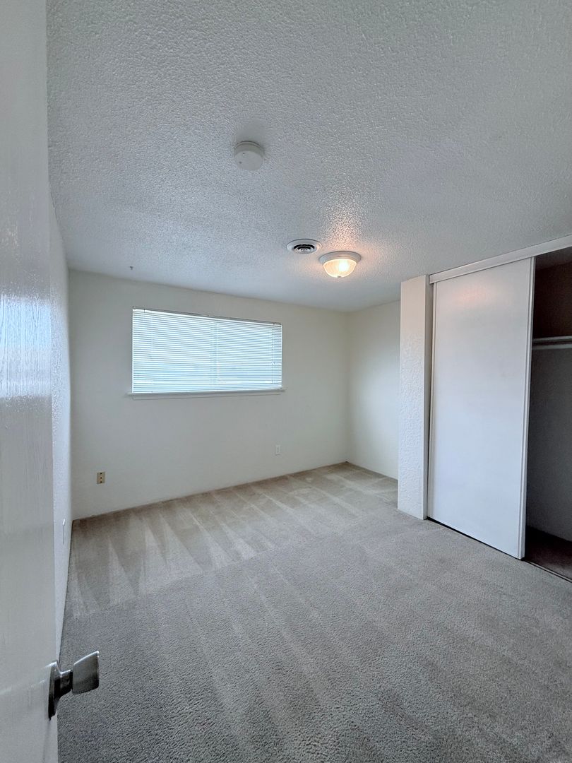 Amberbrook Townhomes 5 of 12