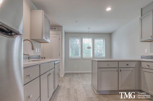 LIVE and Work UNIT- NOW Pre Leasing- Apply Today! – photo 1