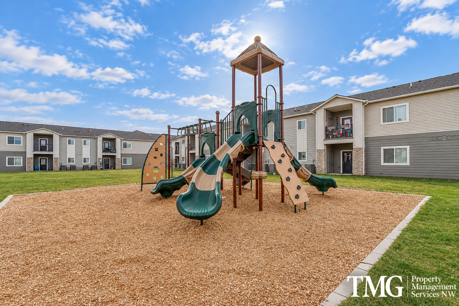 Ridgecrest Apartments 2 of 8