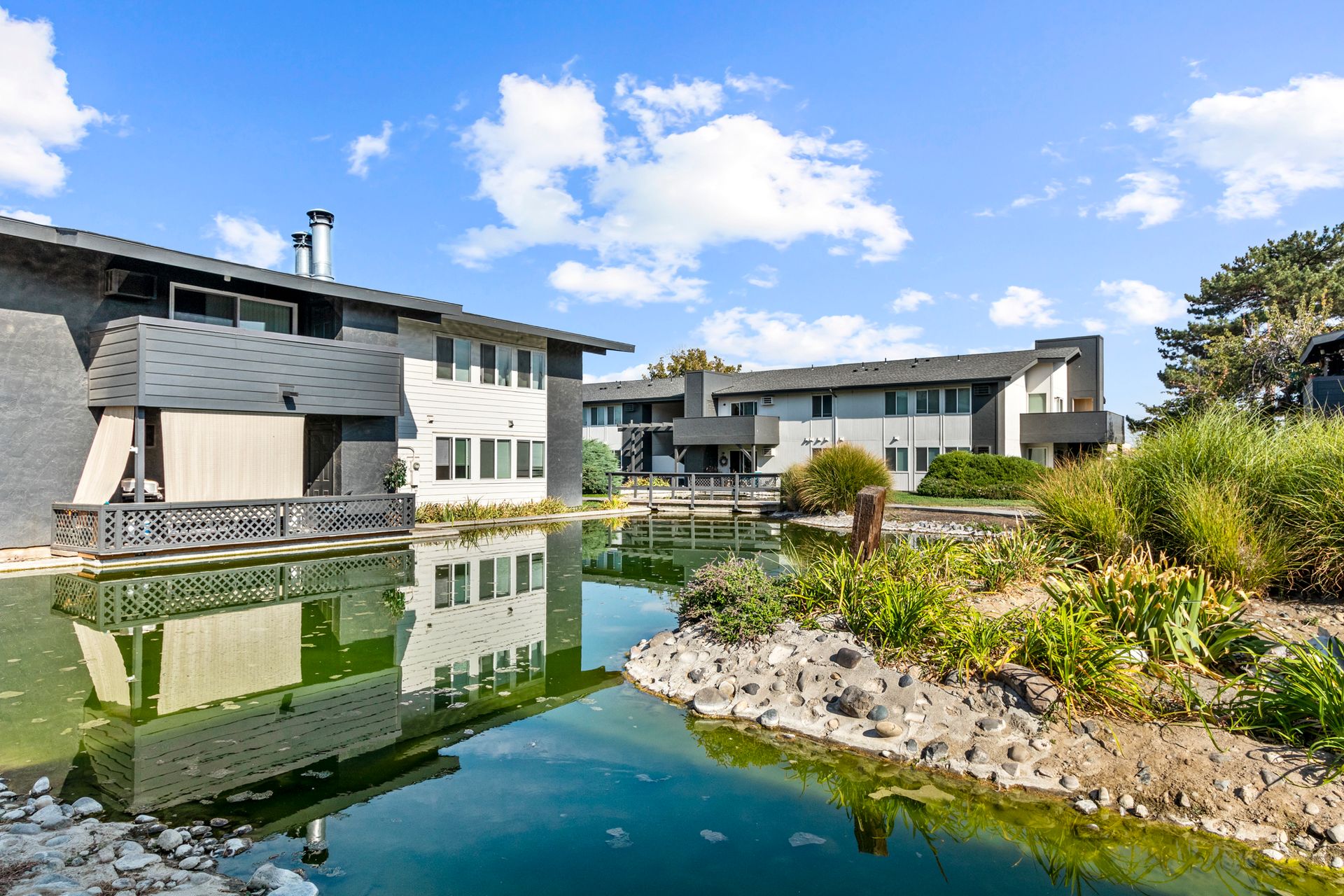 Lakeside Apartments 8 of 12