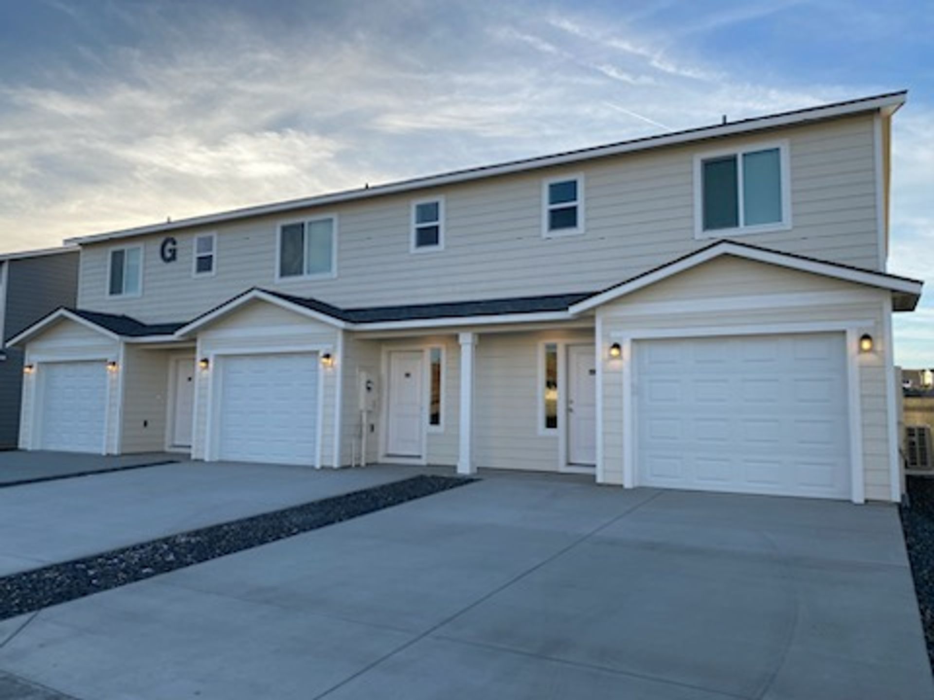 West Richland Townhome: 977 Creer Way - A-102