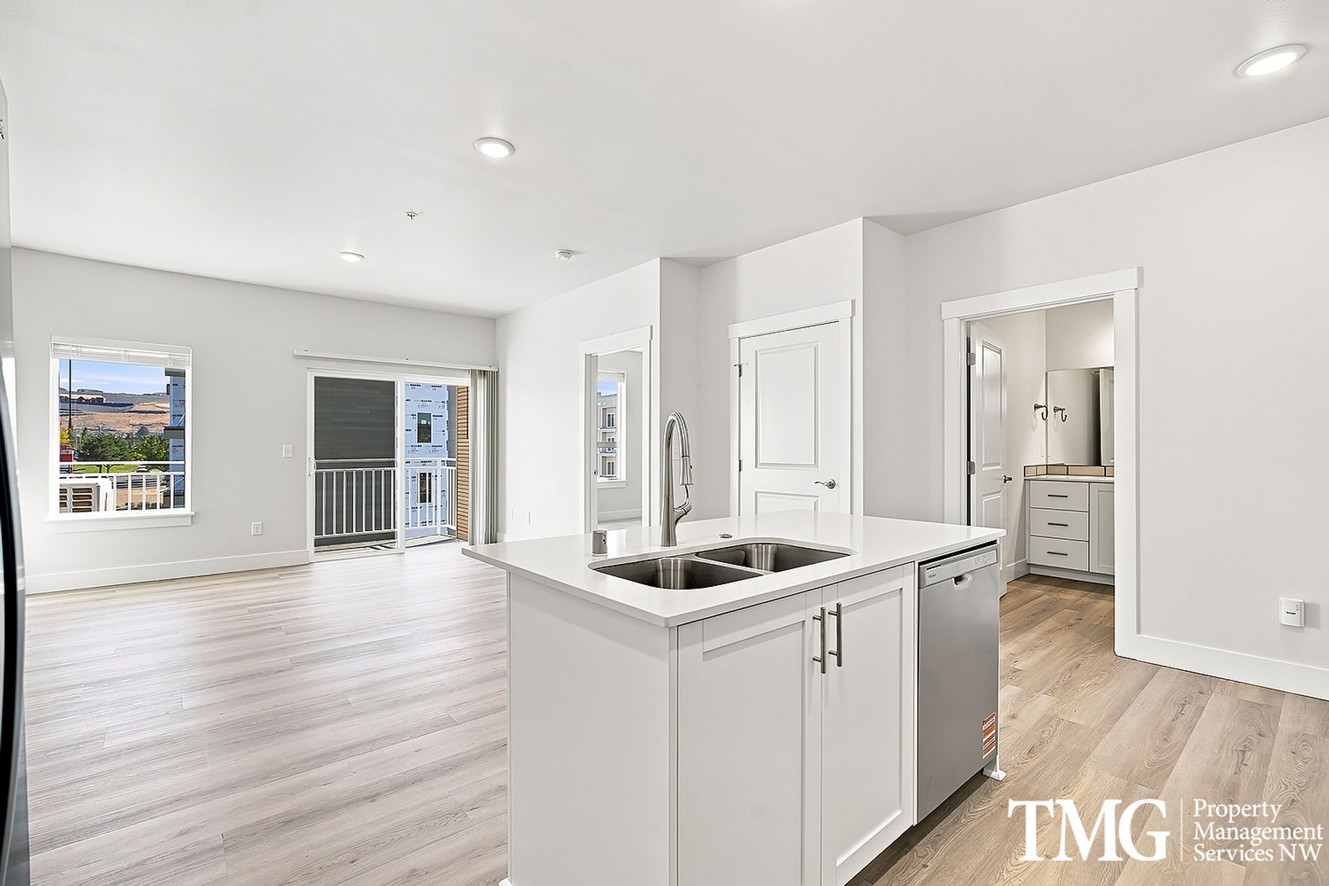 Kennewick Apartment: 7918 W 10th Ave