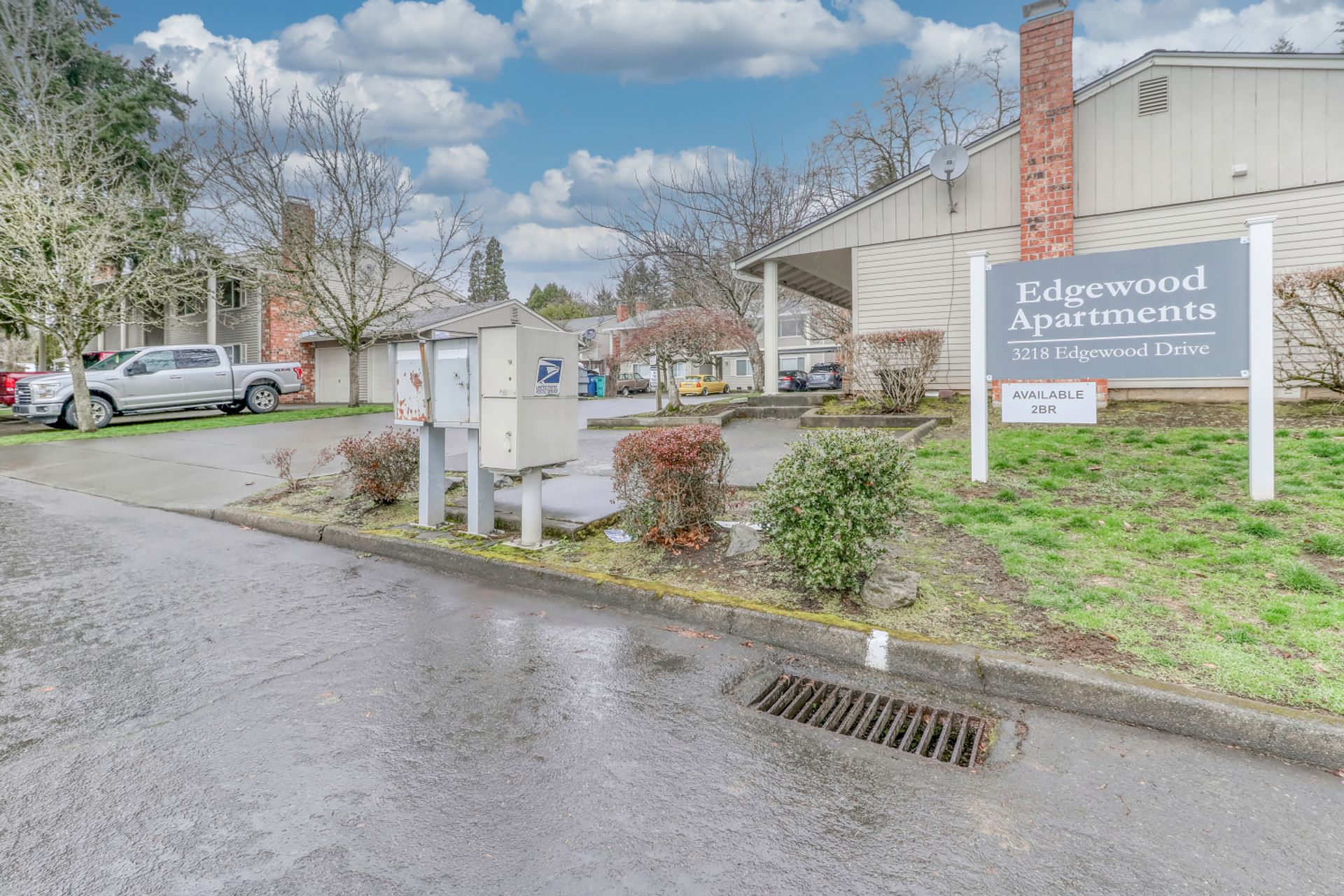 Vancouver Apartment: 3218 Edgewood Dr