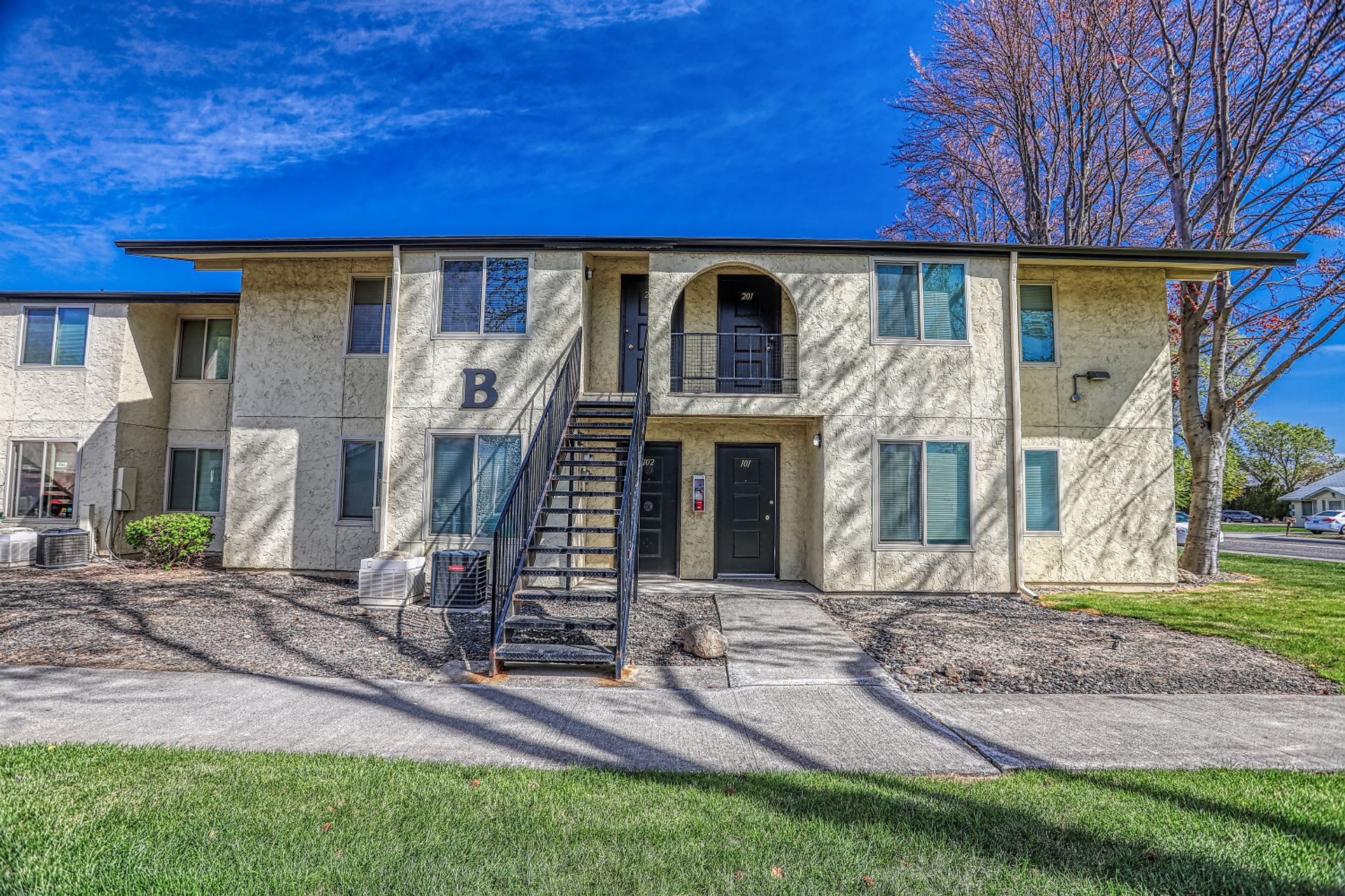 Pepper Tree Village Apartments 8 of 12
