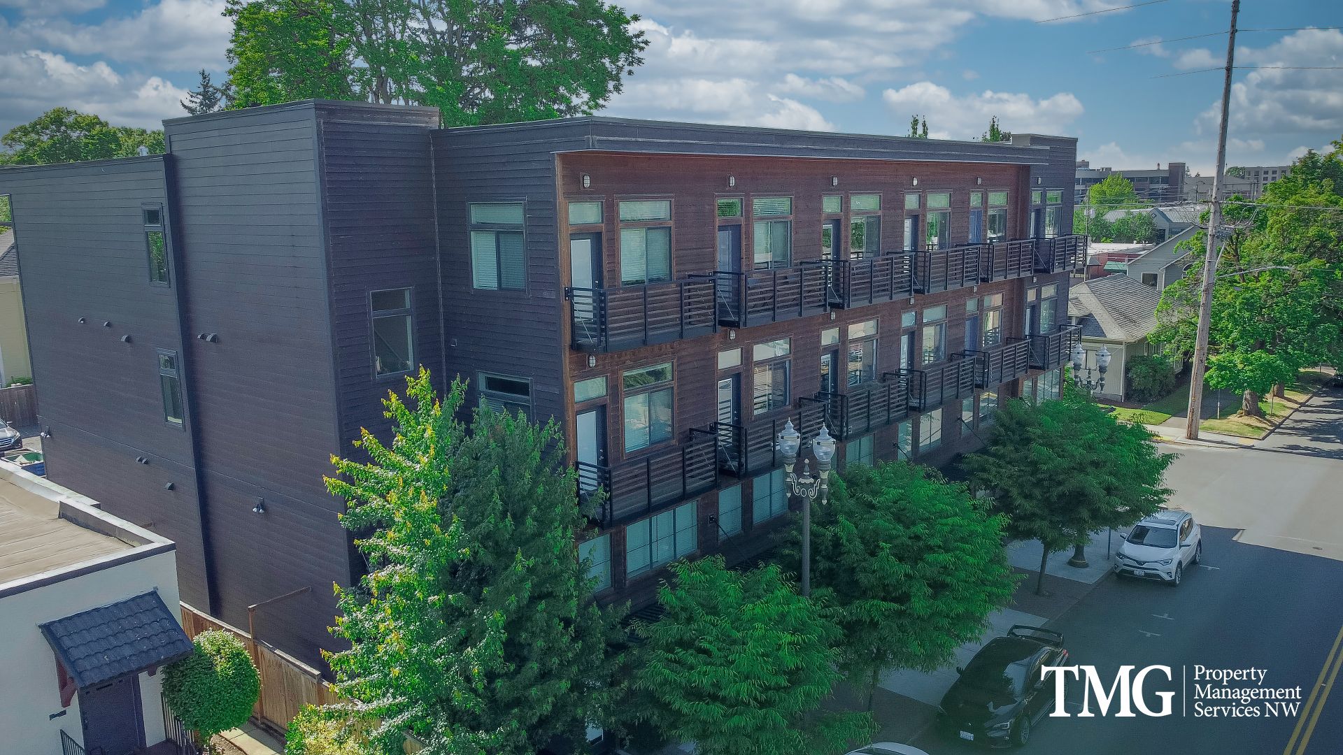 Vancouver Apartment: 1901 Broadway St