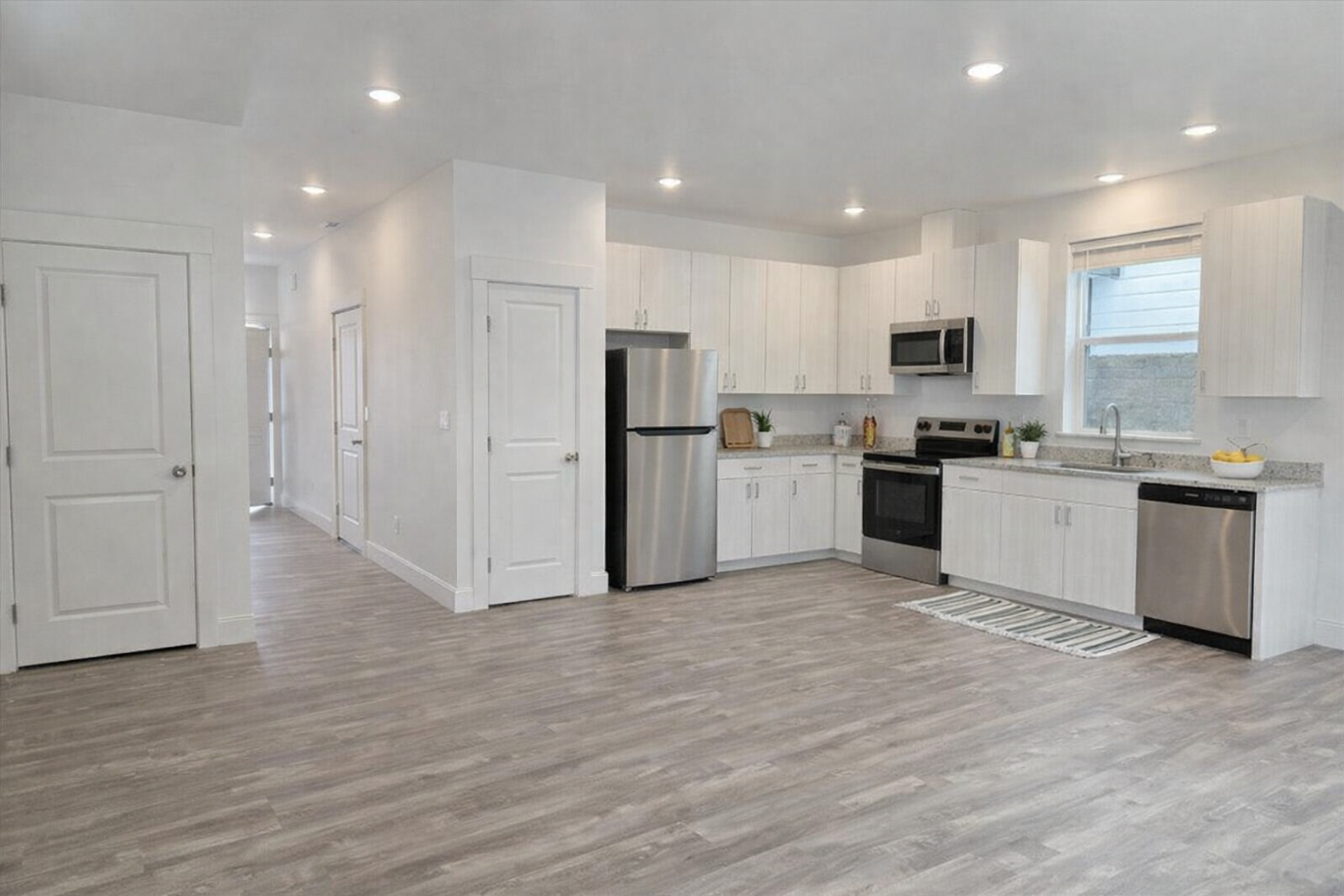 The Townes at Mill End | 1 MONTH FREE When You Sign a 15-Mo Lease! BRAND NEW Townhome in the Desirable Southridge Area! 5 of 12