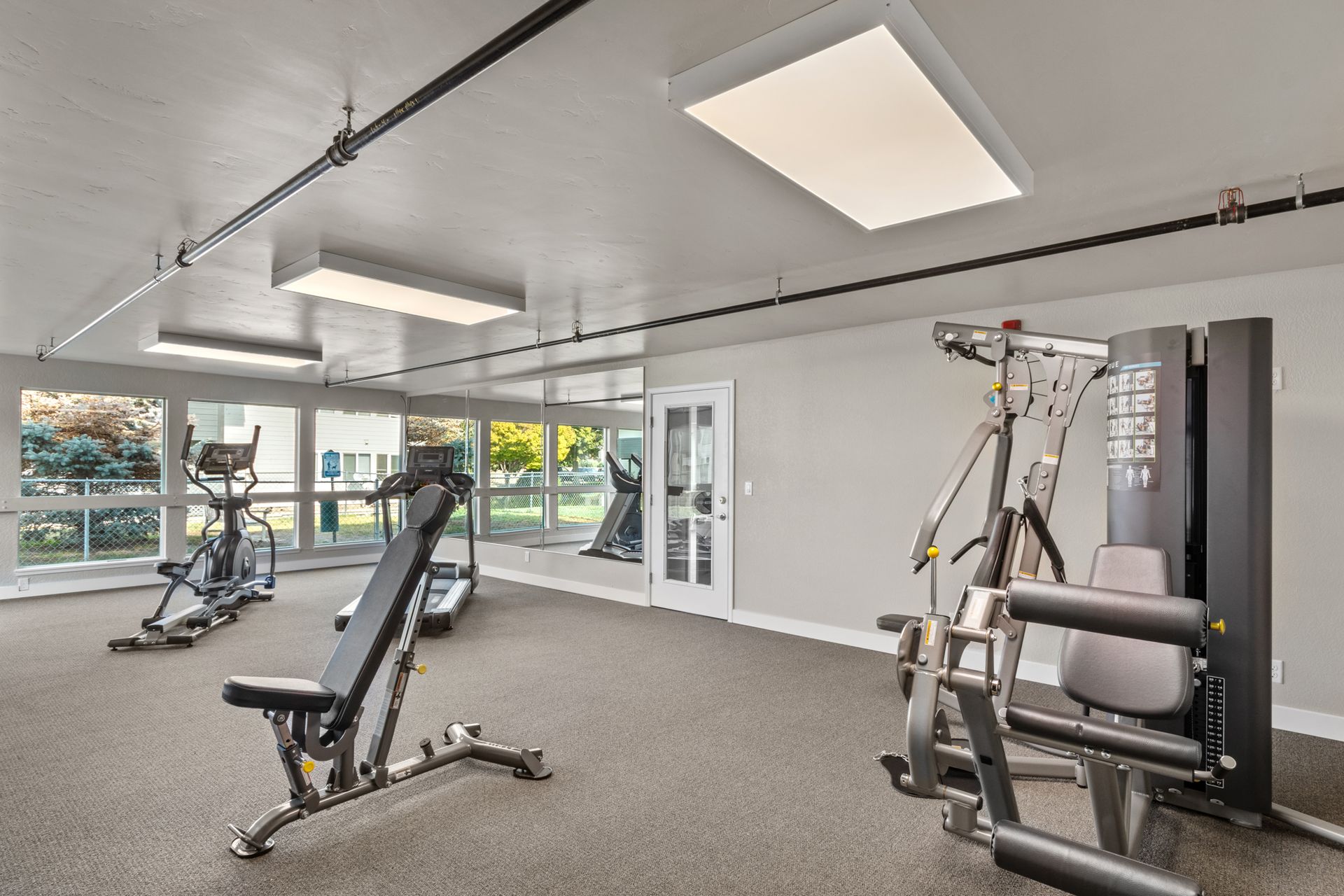 Gym at Lakeside Apartments (3 of 6)