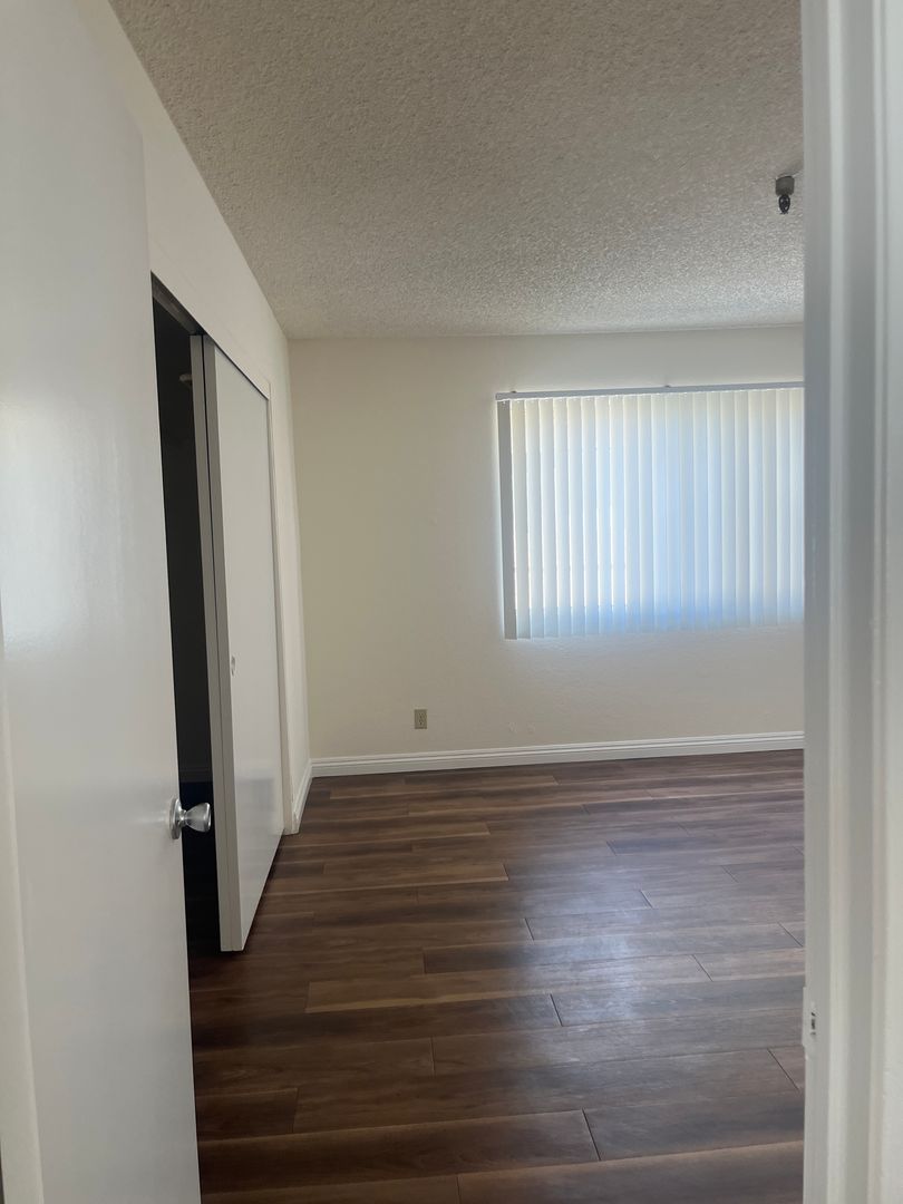 Hawthorne Apartment: Cordary Apts - 2