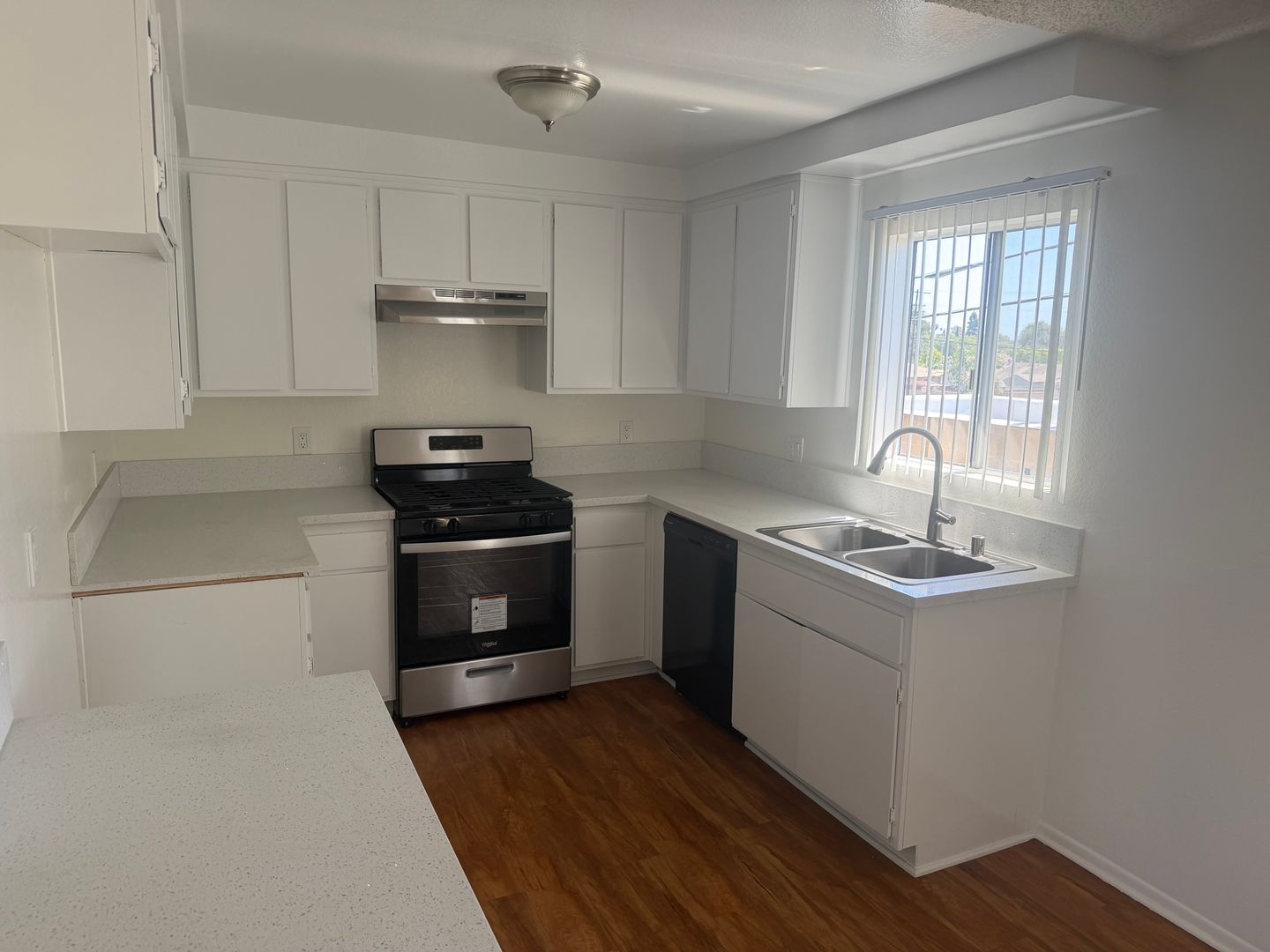 Hawthorne Apartment: Cordary Apts - 1