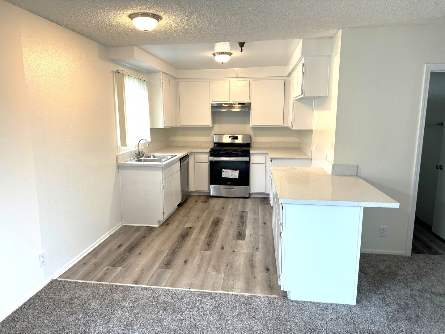 Hawthorne Apartment: 14032 Cordary Avenue