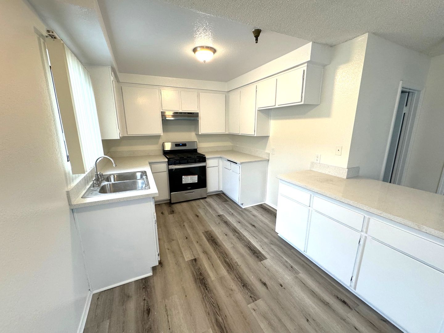 Hawthorne Apartment: Cordary Apts - 1