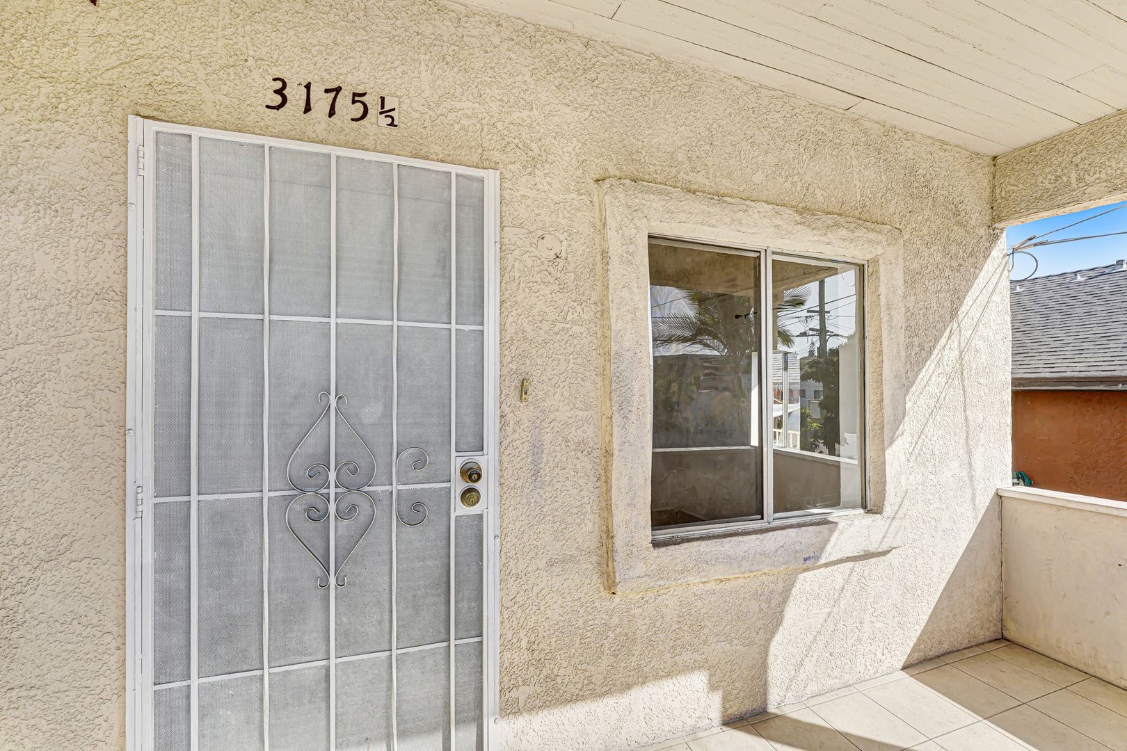 Los Angeles Apartment: 3175 Winter Street