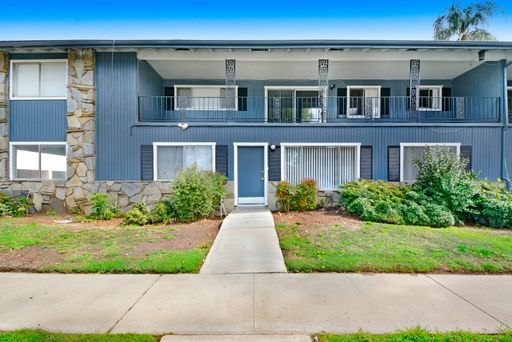 Gorgeous 3 Bedroom | 2 Bath – photo 1