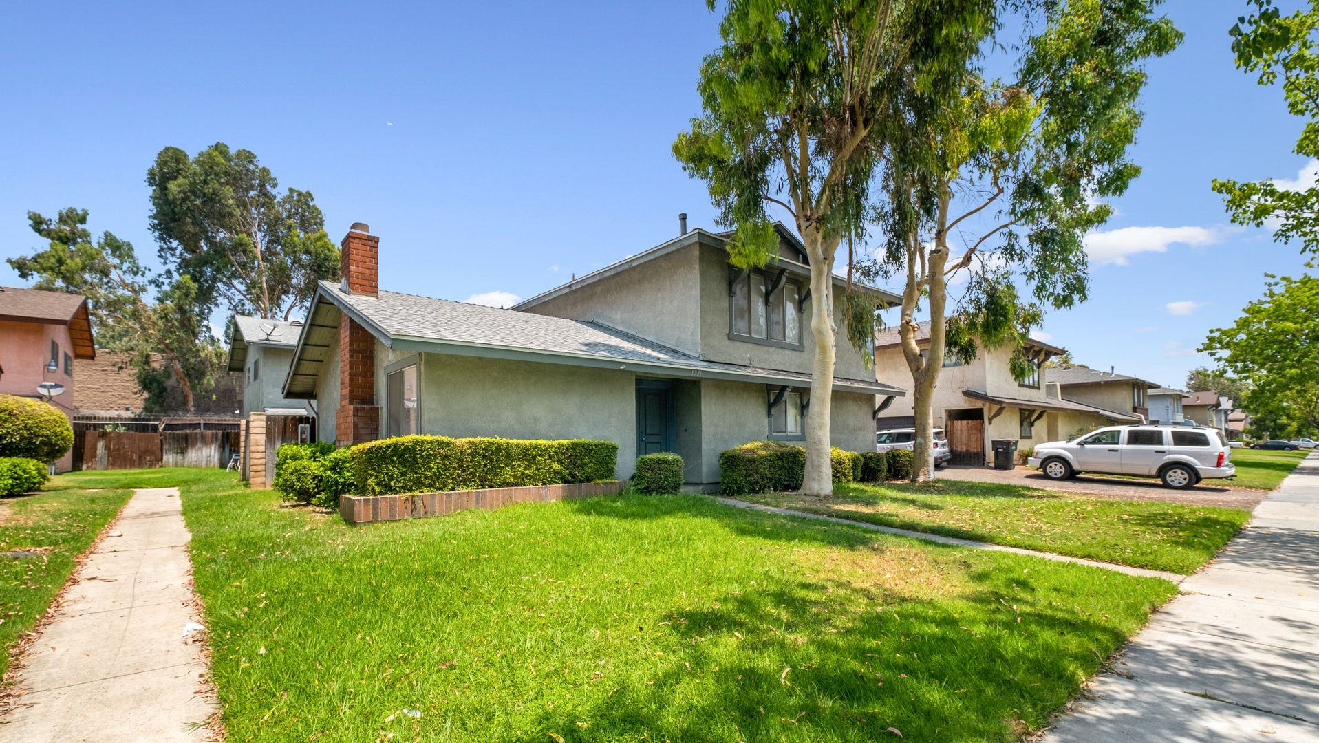 Ontario Apartment: 1525 E Fairfield Court