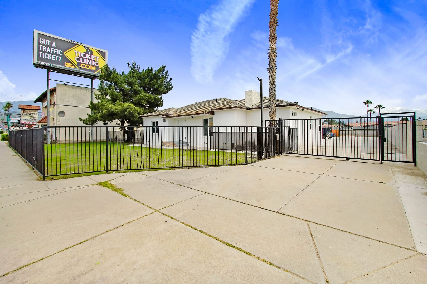 San Bernardino Apartment: 2377 Del Rosa Ave