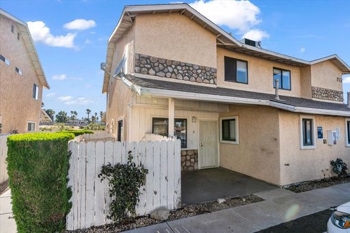 Spacious 2-Bedroom Townhome in Hesperia, CA!