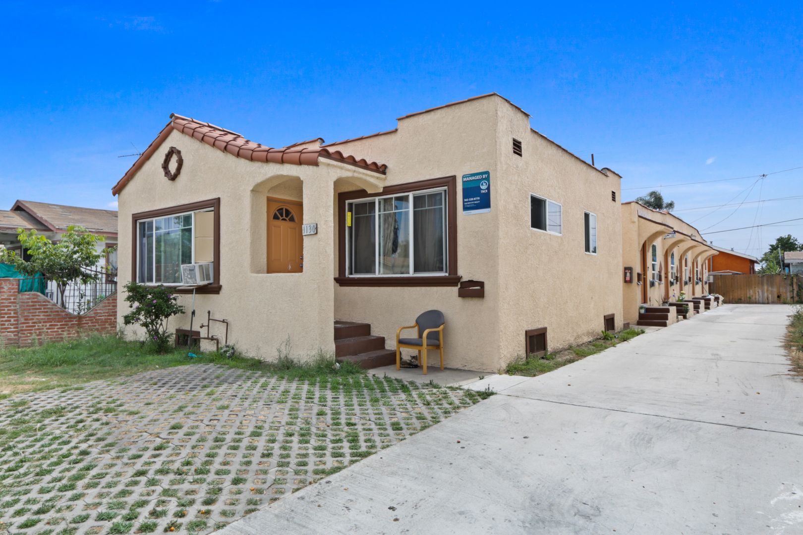 Los Angeles Apartment: 1130 E 64th Street