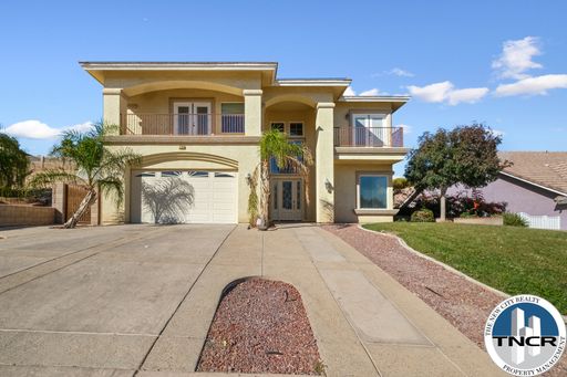 Gorgeous 4 Bedroom | 3.5 Bath – photo 1