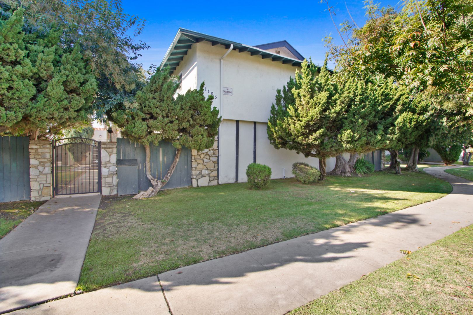 Anaheim Apartment: 1145 N Onondaga Avenue