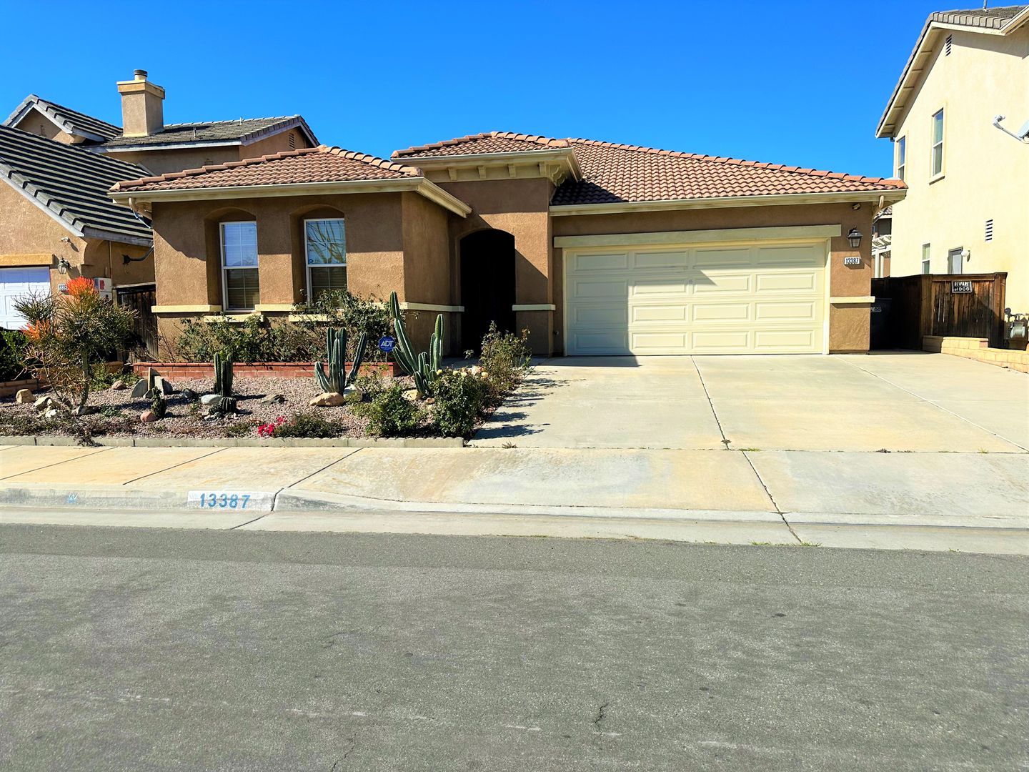 Moreno Valley House: 13387 Hickory Way