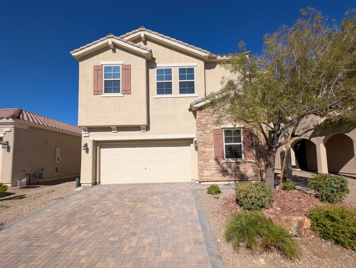 LAS VEGAS House: 152 WALKINSHAW AVE