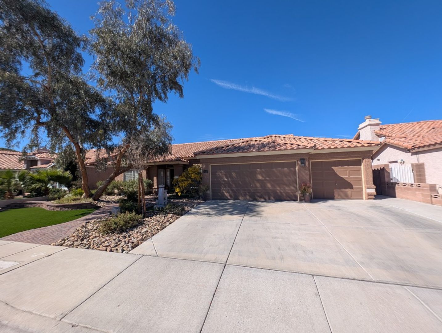 LAS VEGAS House: 7435 FALCON ROCK DR